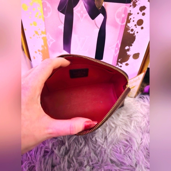 Louis Vuitton Brown Damier Small Cosmetic 💄 Pouch (EUC)(COA) - Picture 7 of 11